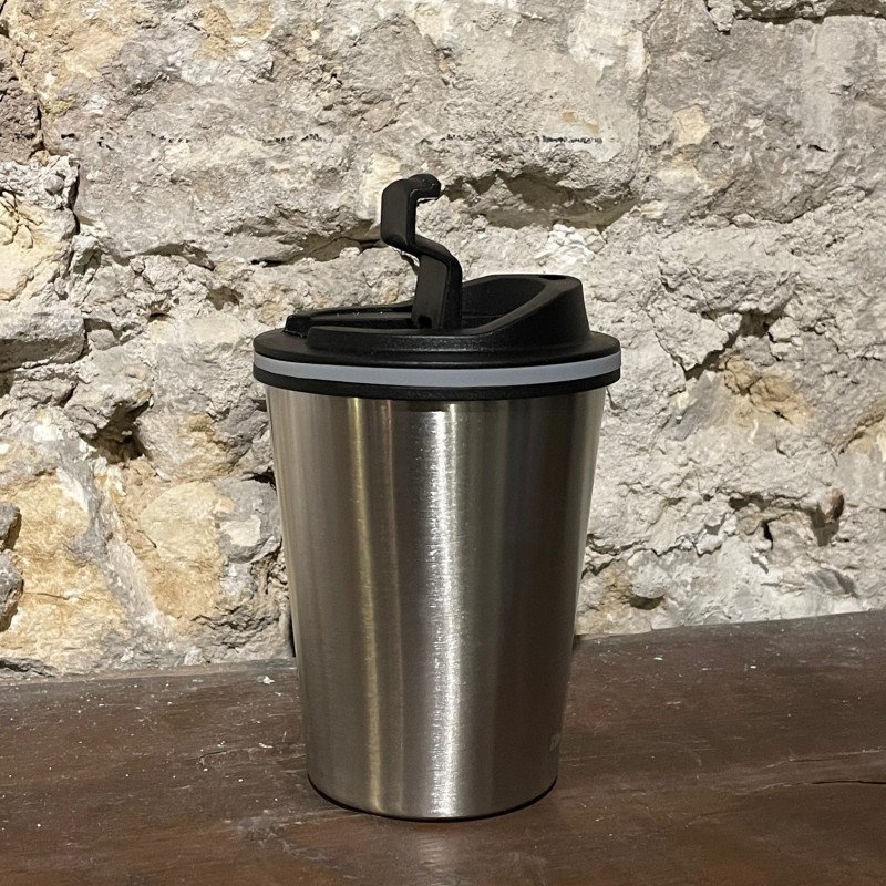 découvrez le mug isotherme en inox idéal pour vos festivals : gardez vos boissons à la bonne température, profitez d’un design robuste et stylé, parfait pour tous vos événements en plein air.