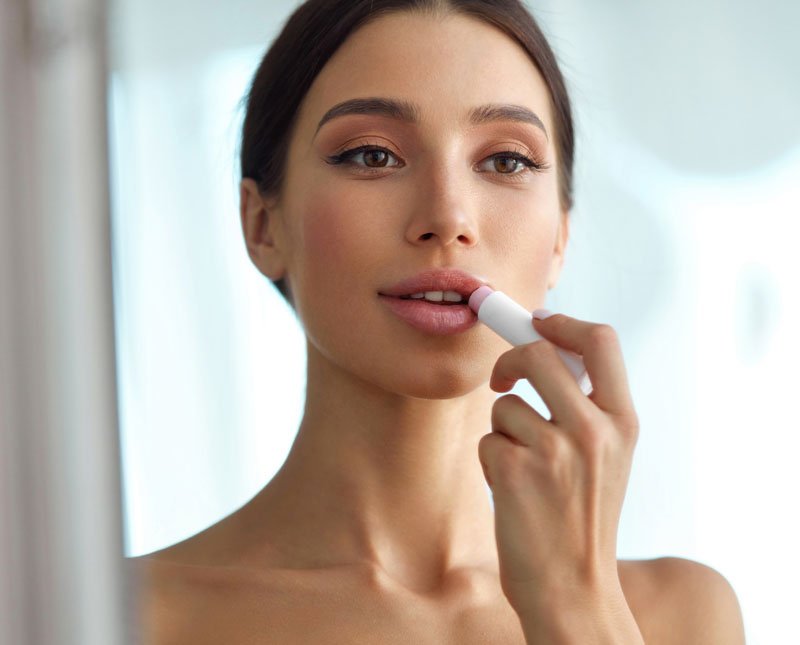 découvrez nos astuces et conseils pour un maquillage longue tenue qui résiste à la chaleur. profitez d’un teint frais et lumineux même en été avec nos produits et techniques adaptés aux fortes températures.