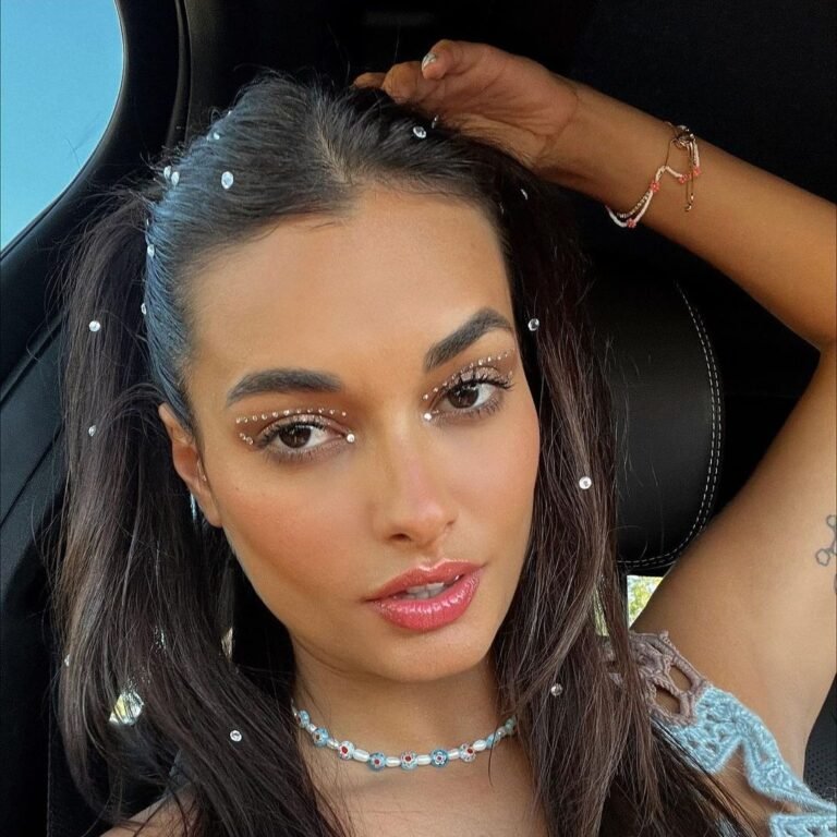 découvrez les tendances maquillage coachella 2024 en france : idées de looks colorés, inspirations festival, conseils et produits incontournables pour un style original et éclatant.