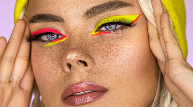 découvrez comment réaliser un maquillage néon tendance et éclatant pour illuminer vos soirées. conseils, tutos et inspirations pour un look flashy et audacieux !