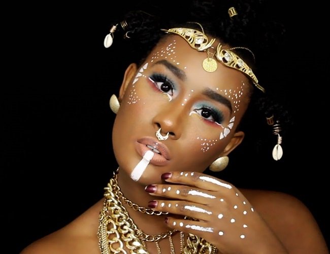 découvrez le maquillage tribal : techniques, inspirations et conseils pour réaliser des looks ethniques audacieux et originaux, parfaits pour les festivals ou les événements thématiques.