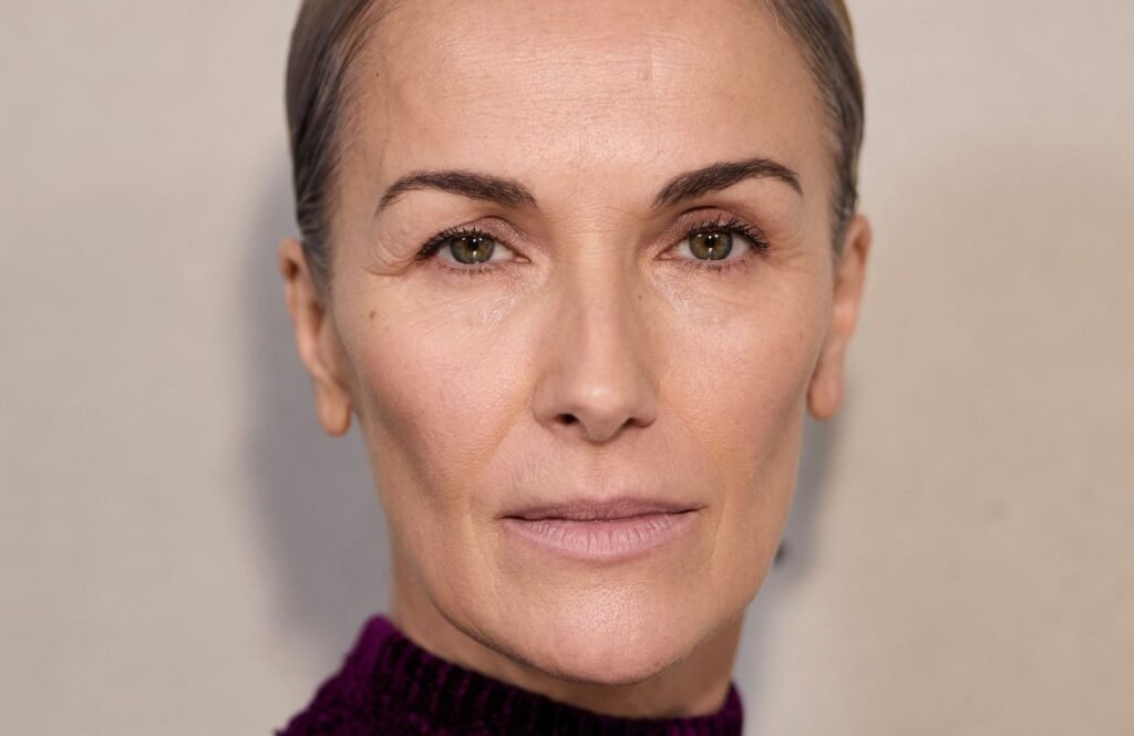 découvrez les erreurs de maquillage à éviter lors d’un festival pour un look frais et longue tenue. conseils, astuces et recommandations pour briller sans faux pas !