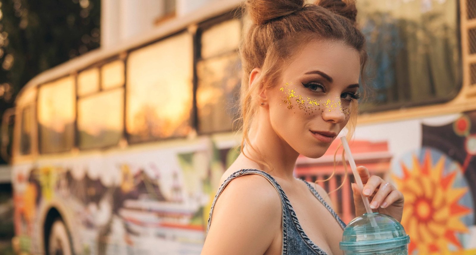découvrez nos astuces de maquillage festival économique pour un look tendance à petit prix ! conseils, idées et produits abordables pour briller sans vous ruiner.